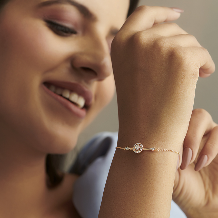 Diamond Bracelets 18 Karat Rose Gold Aurina Moving Diamond Bracelet