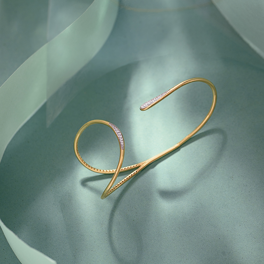 Diamond Bracelets 18 Karat Yellow Gold The Main Character Bracelet