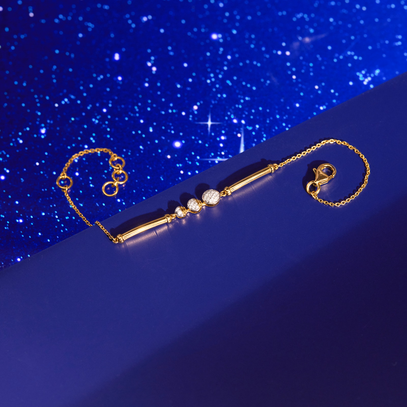 Diamond Bracelets 18 Karat Yellow Gold Eclipse Aura Diamond Chain Bracelet