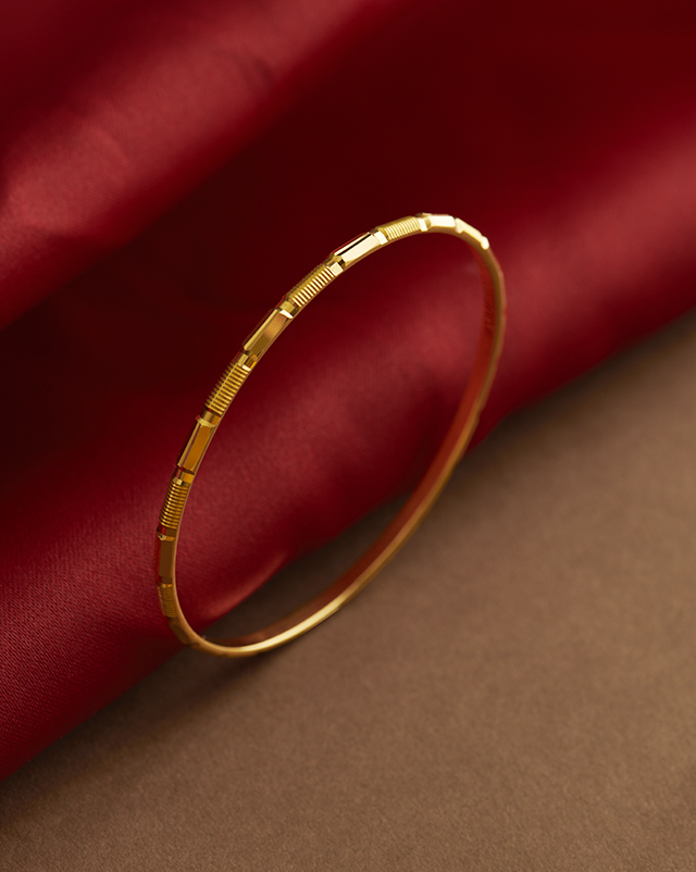 Rubina Gold Bangle