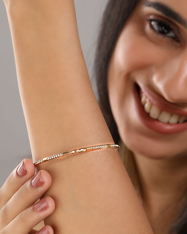 Gold Bangles 22 Karat Yellow Gold Facet Cut Gold Bangle Set of 2
