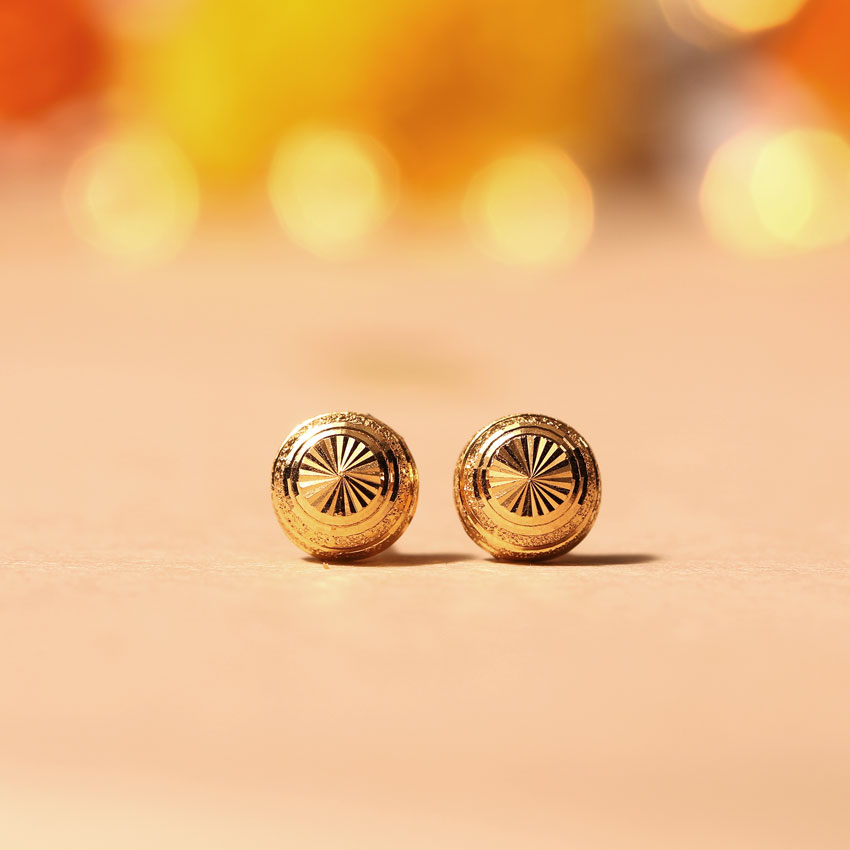 Suniti 22KT Gold Stud Earrings Suniti 22KT Gold Stud Earrings