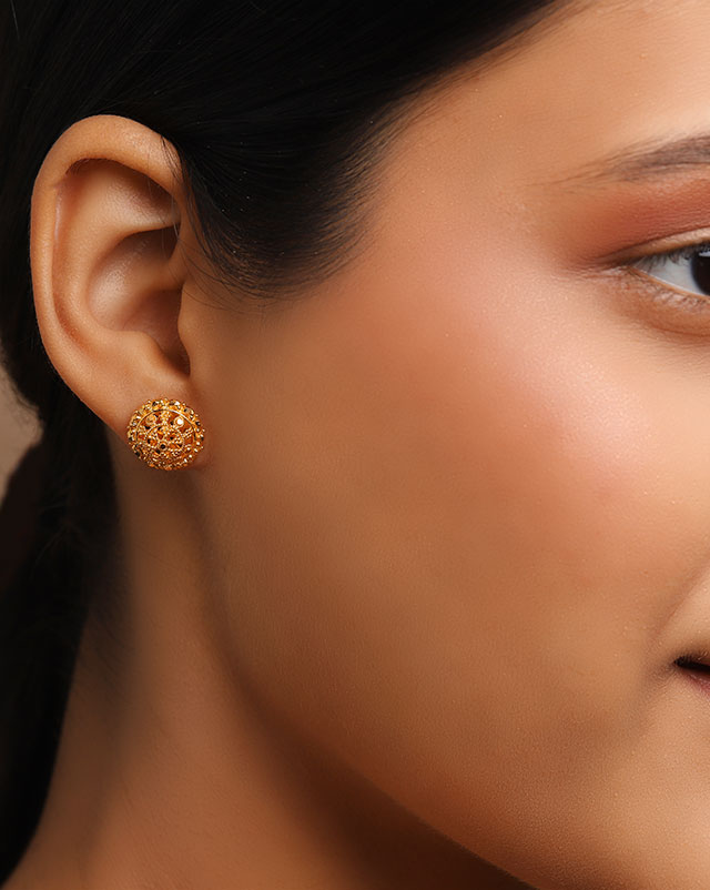 Dhriti 22Kt Gold Stud Earrings