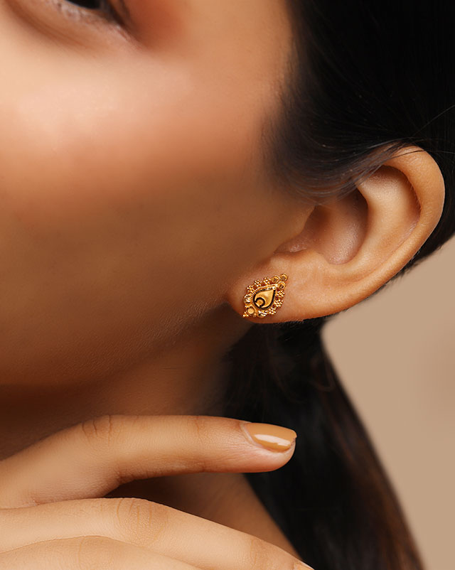 Gold Earrings 22 Karat Yellow Gold Urmi 22Kt Gold Stud Earrings