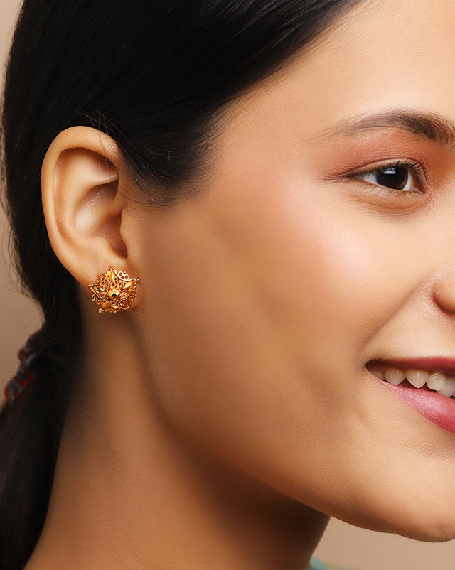 Zaria 22Kt Gold Stud Earrings