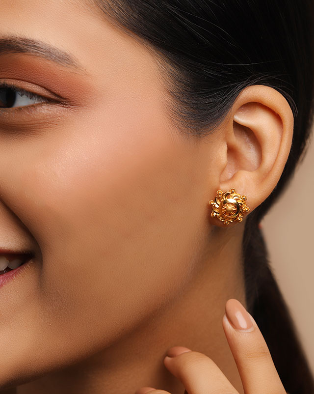 Zora 22Kt Gold Stud Earrings