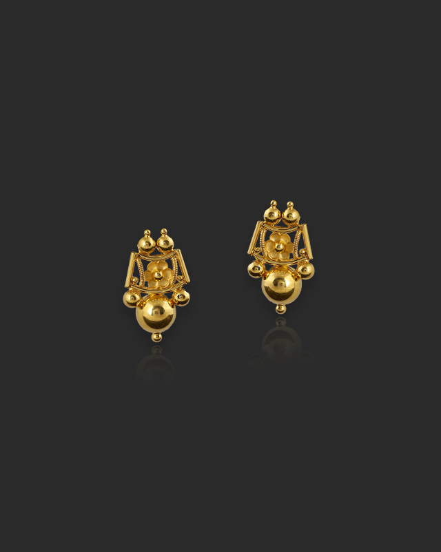 Trisha 22Kt Gold Stud Earrings