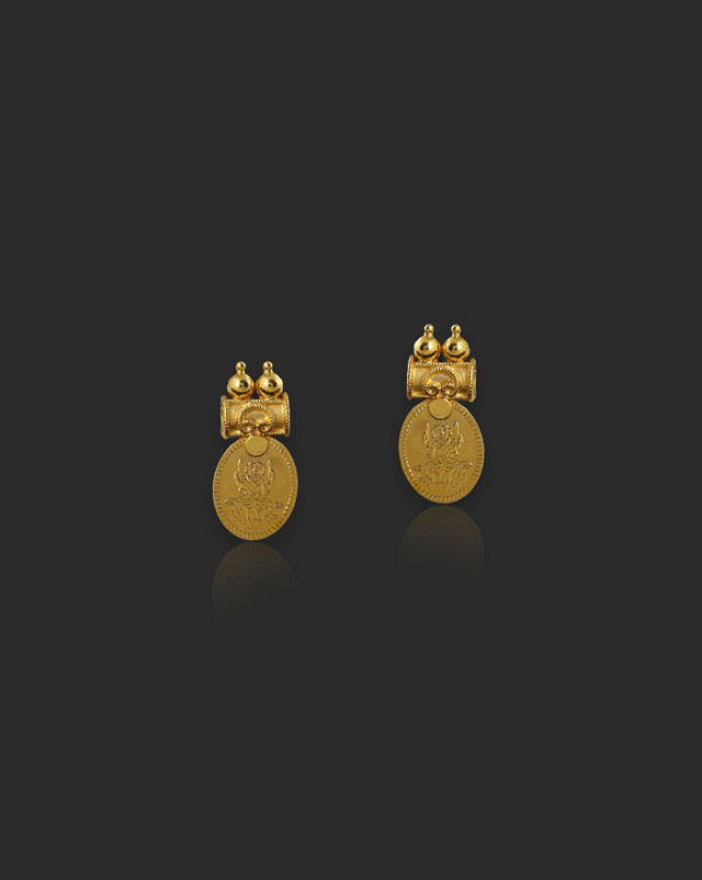Yashika 22Kt Gold Stud Earrings