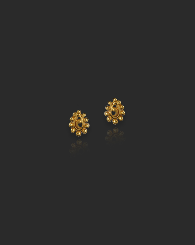 Anira 22Kt Gold Stud Earrings