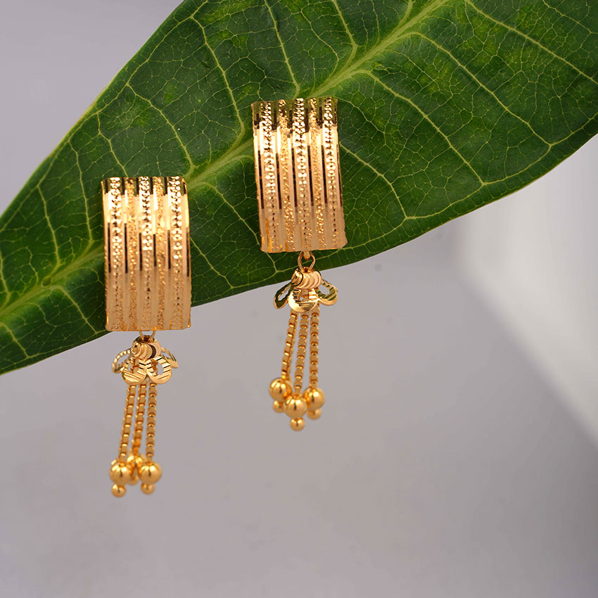 Trisha Gold Drop Earrings Trisha Gold Drop Earrings