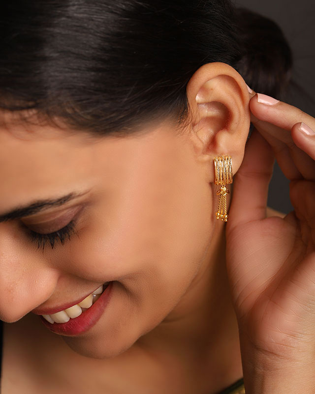 Trisha Gold Drop Earrings Trisha Gold Drop Earrings