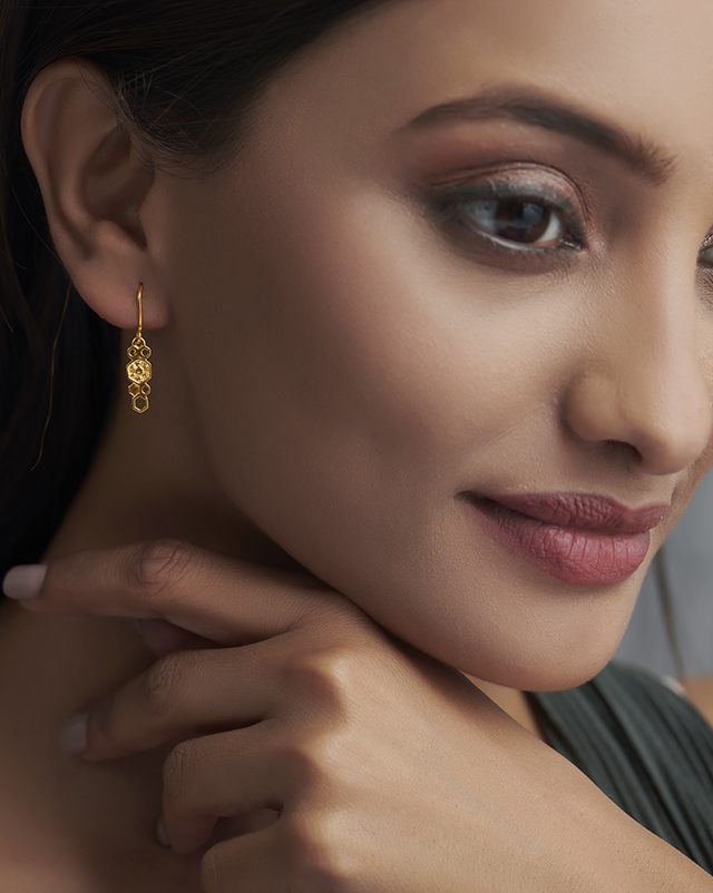 Anshika 22KT Gold Earring