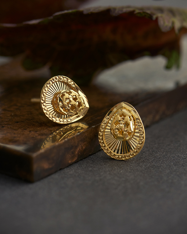 Gold Earrings 22 Karat Yellow Gold Shreeya 22KT Gold Earrings