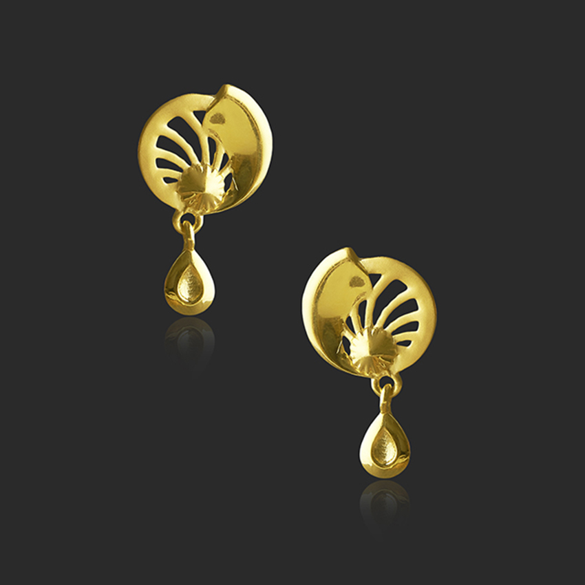 Ishya 22KT Gold EARRING