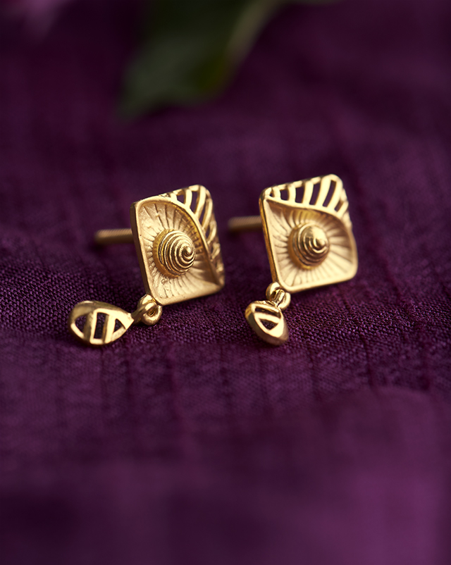 Gold Earrings 22 Karat Yellow Gold Udyati 22KT Gold EARRING