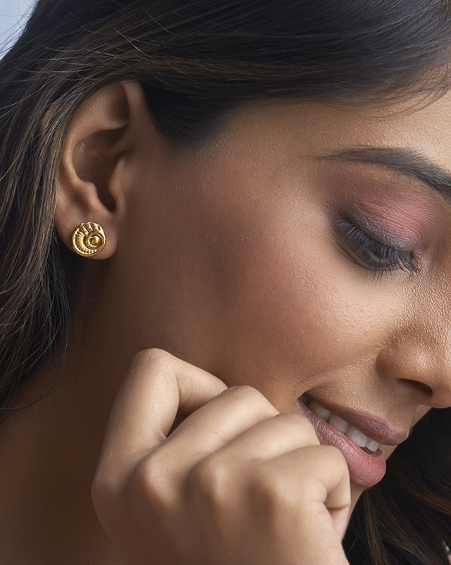 Naisha 22KT Gold EARRING Naisha 22KT Gold EARRING