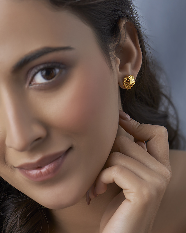 Tanika 22KT Gold EARRING