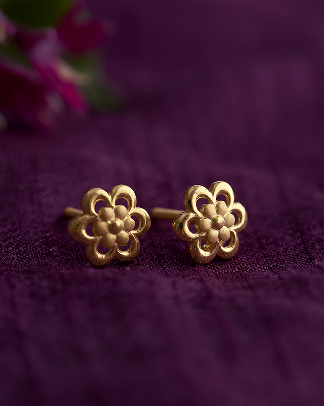 Gold Earrings 22 Karat Yellow Gold Anvika 22KT Gold EARRING