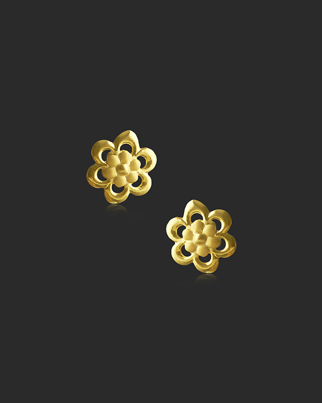 Anvika 22KT Gold EARRING Anvika 22KT Gold EARRING