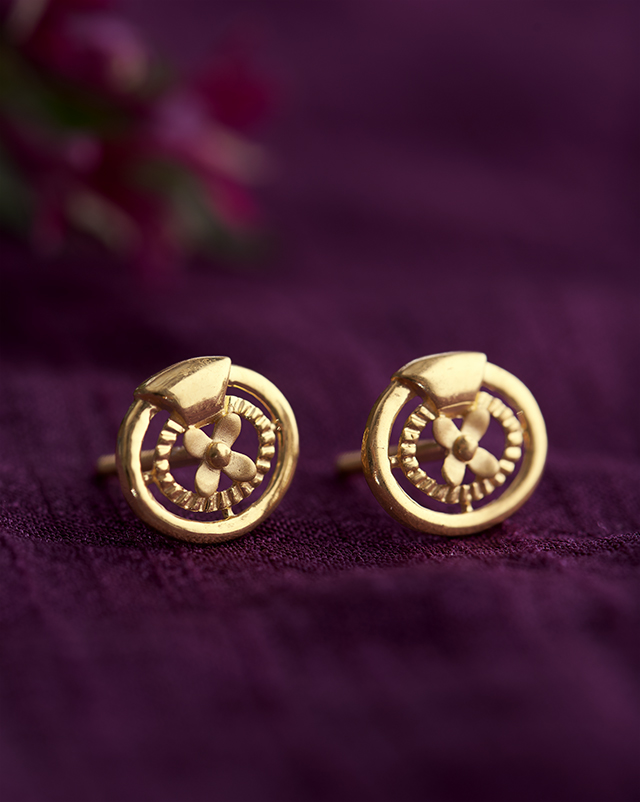 Nisha 22KT Gold EARRING