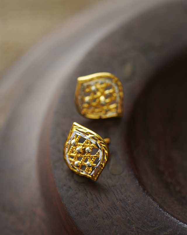 Gold Earrings 22 Karat Yellow Gold Vruti 22KT Yellow Gold Earrings