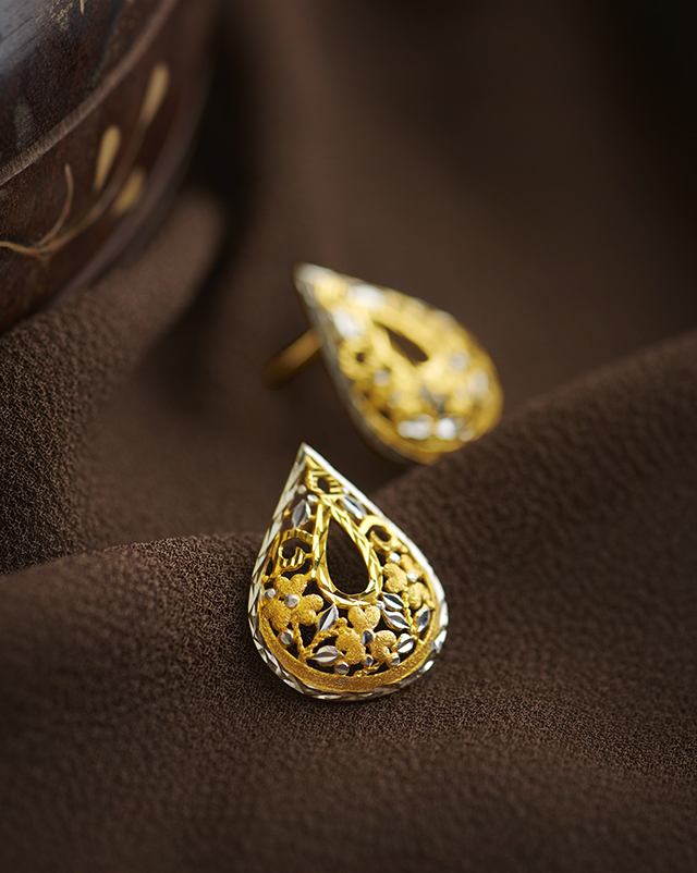 Aryahi 22KT Gold Earrings Aryahi 22KT Gold Earrings