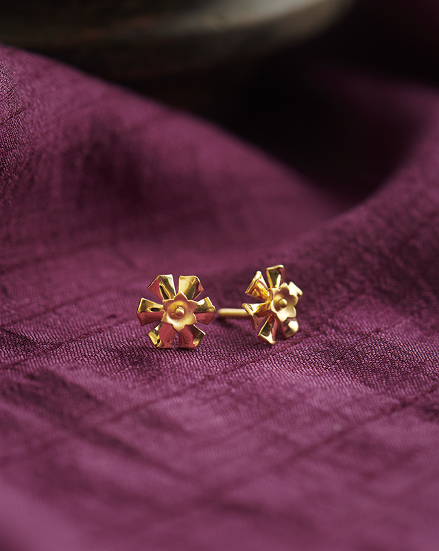 Baani 22KT Gold Earrings Baani 22KT Gold Earrings