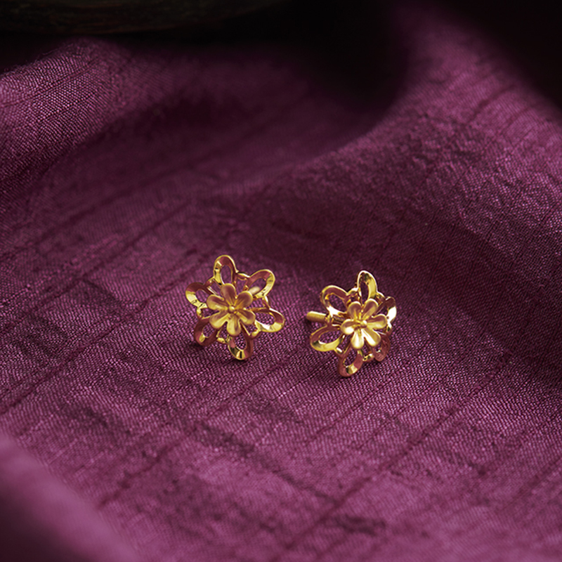 Alka 22KT Gold Earrings Alka 22KT Gold Earrings