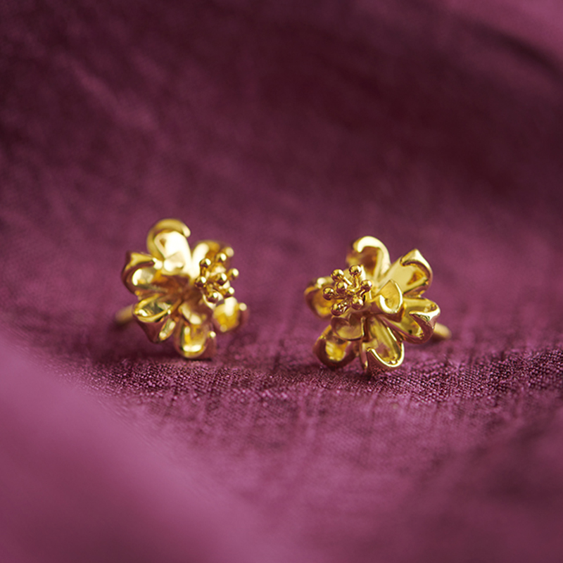 Sitaraa 22KT Gold Earrings Sitaraa 22KT Gold Earrings