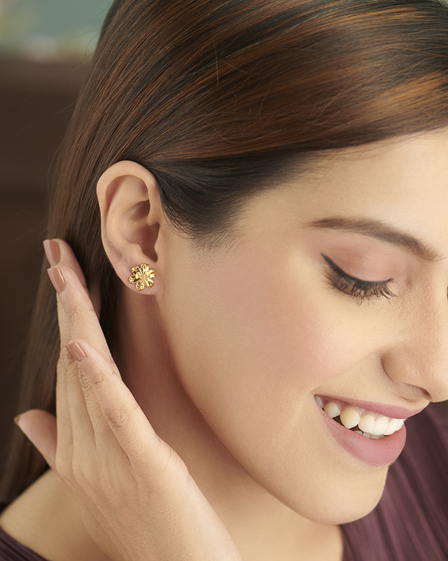 Sitaraa 22KT Gold Earrings Sitaraa 22KT Gold Earrings