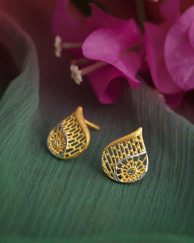 Sreesha 22Kt Gold Earrings