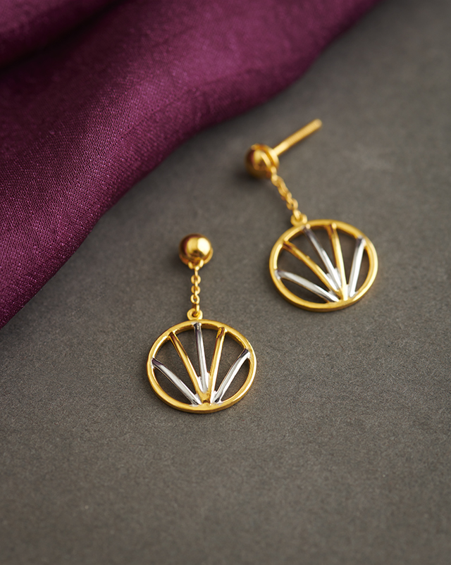 Liyanvi Geometric 22Kt Gold Earring