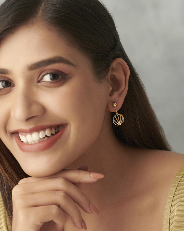 Liyanvi Geometric 22Kt Gold Earring