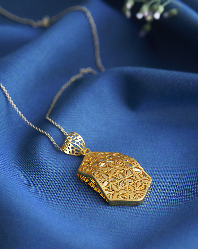 Gold Pendants 22 Karat Yellow Gold Riyanvi 22KT Gold Delicate Pendants