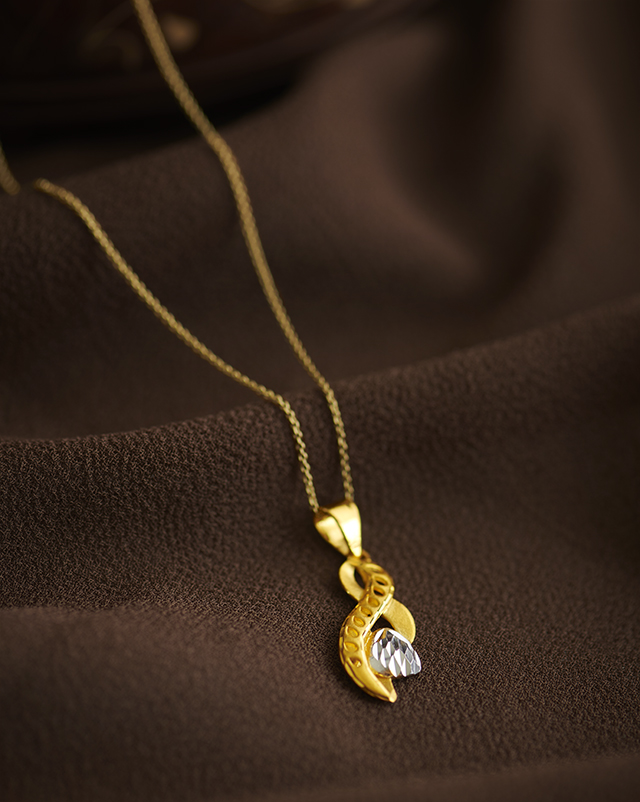 Gold Pendants 22 Karat Yellow Gold Tvisha 22KT Yellow Gold Pendant