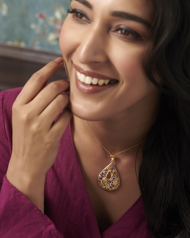 Aryahi 22KT Yellow Gold Pendant Aryahi 22KT Yellow Gold Pendant