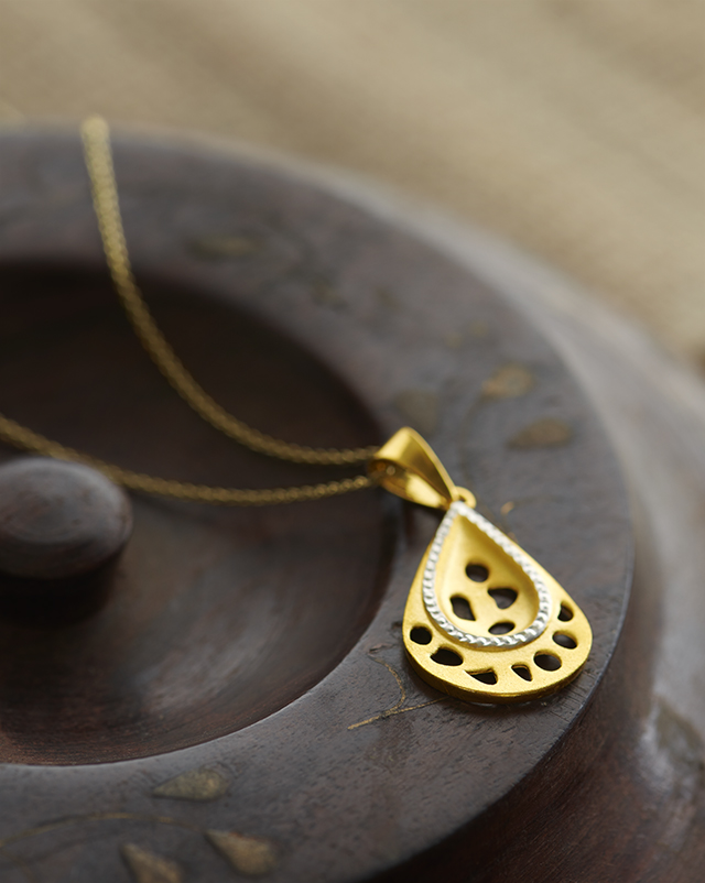Gold Pendants 22 Karat Yellow Gold Vitha 22KT Yellow Gold Pendant