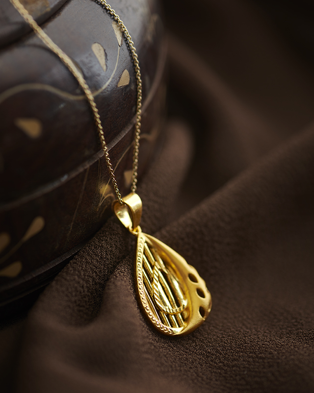 Gold Pendants 22 Karat Yellow Gold Hanvika 22KT Yellow Gold Pendant