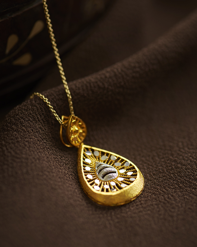 Gold Pendants 22 Karat Yellow Gold Kriva 22KT Yellow Gold Pendant