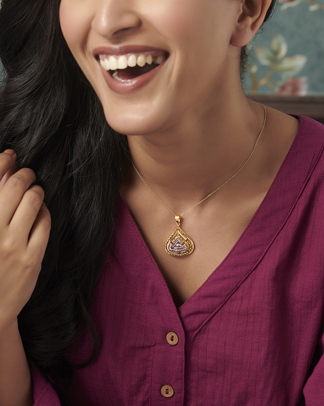 Advaita 22KT Yellow Gold Pendant Advaita 22KT Yellow Gold Pendant