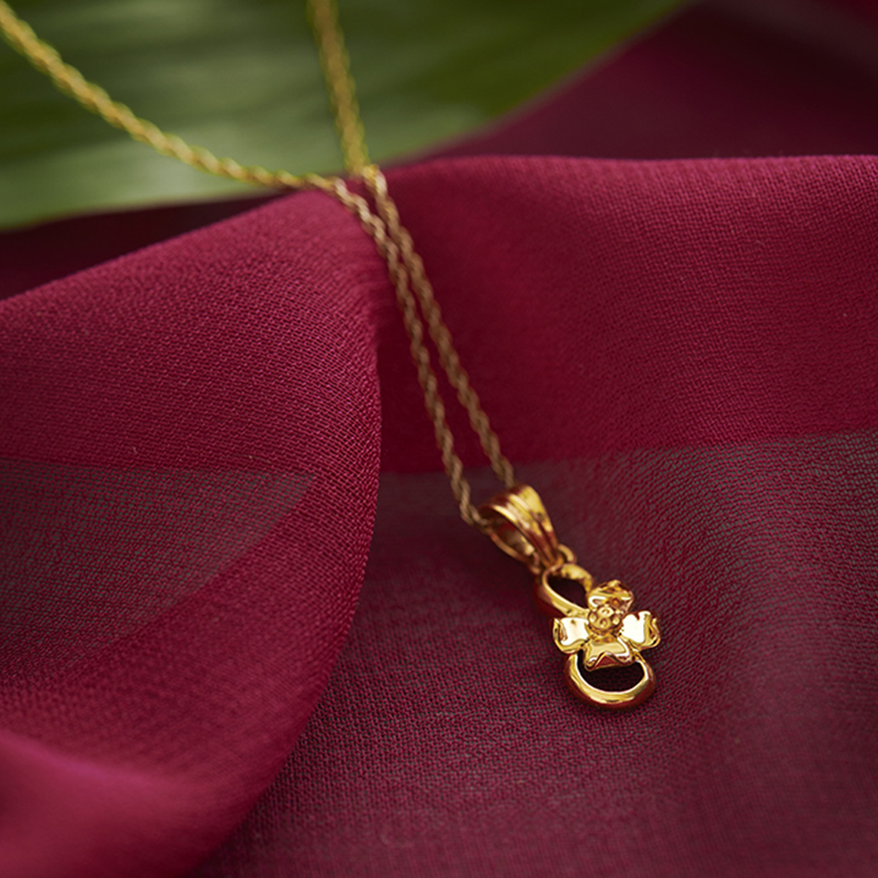 Neomi 22KT Gold Pendants Neomi 22KT Gold Pendants