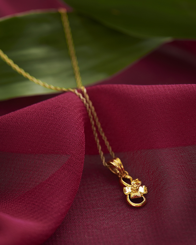 Neomi 22KT Gold Pendants Neomi 22KT Gold Pendants
