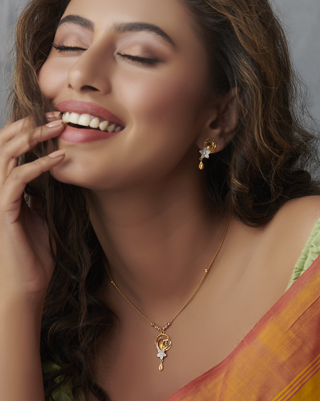 Pratyusha 22Kt Gold Necklace Sets Pratyusha 22Kt Gold Necklace Sets