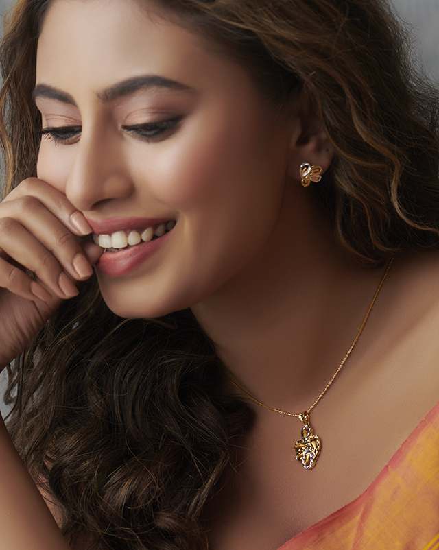 Dhiya 22Kt Gold Pendant Sets