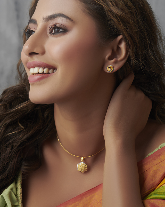 Raima 22Kt Gold Pendant Sets