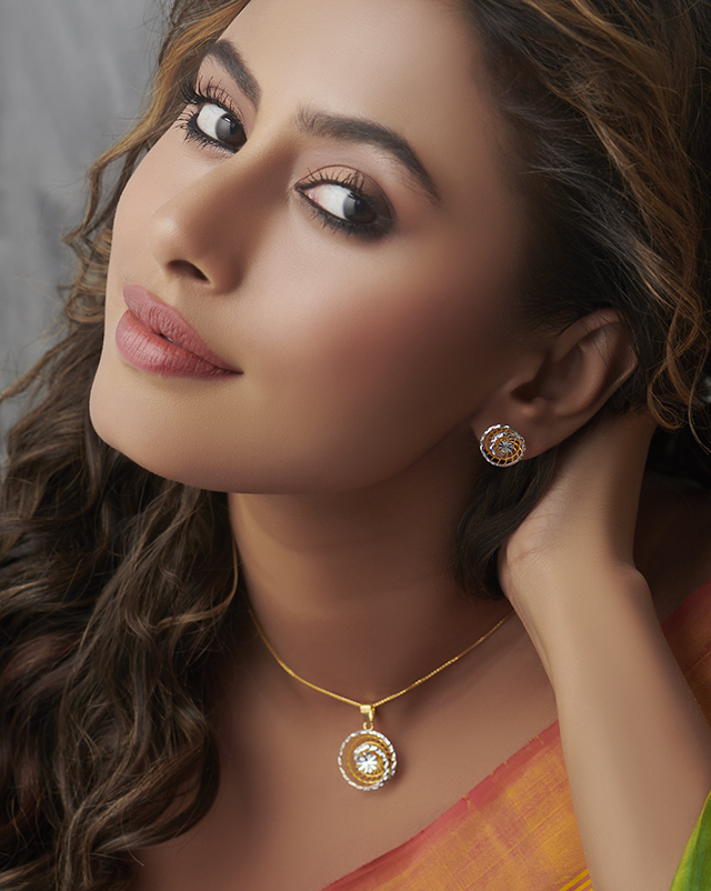 Twirl 22Kt Gold Pendant Sets