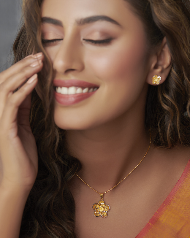 Aarshi 22Kt Gold Pendant Sets