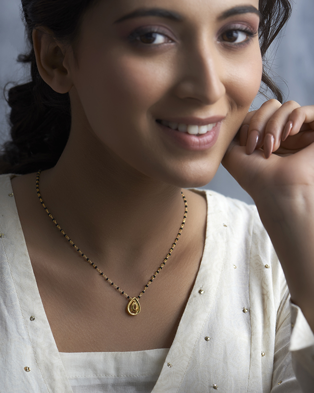 Suwara 22KT Gold Mangalsutra