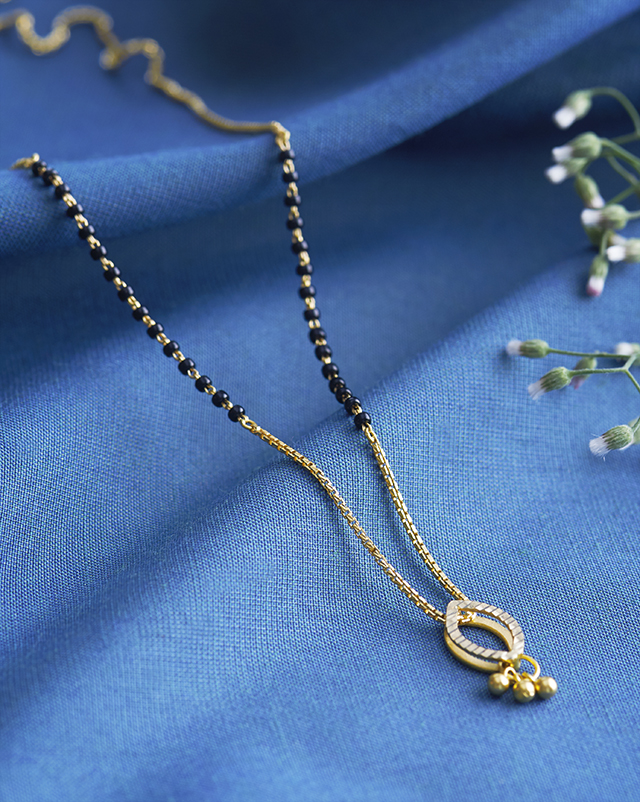 Gold Mangalsutra 22 Karat Yellow Gold Riana 22KT Gold Trendy Mangalsutra