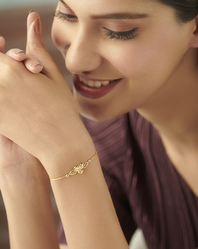 Viyara 22KT Gold Bracelets Viyara 22KT Gold Bracelets
